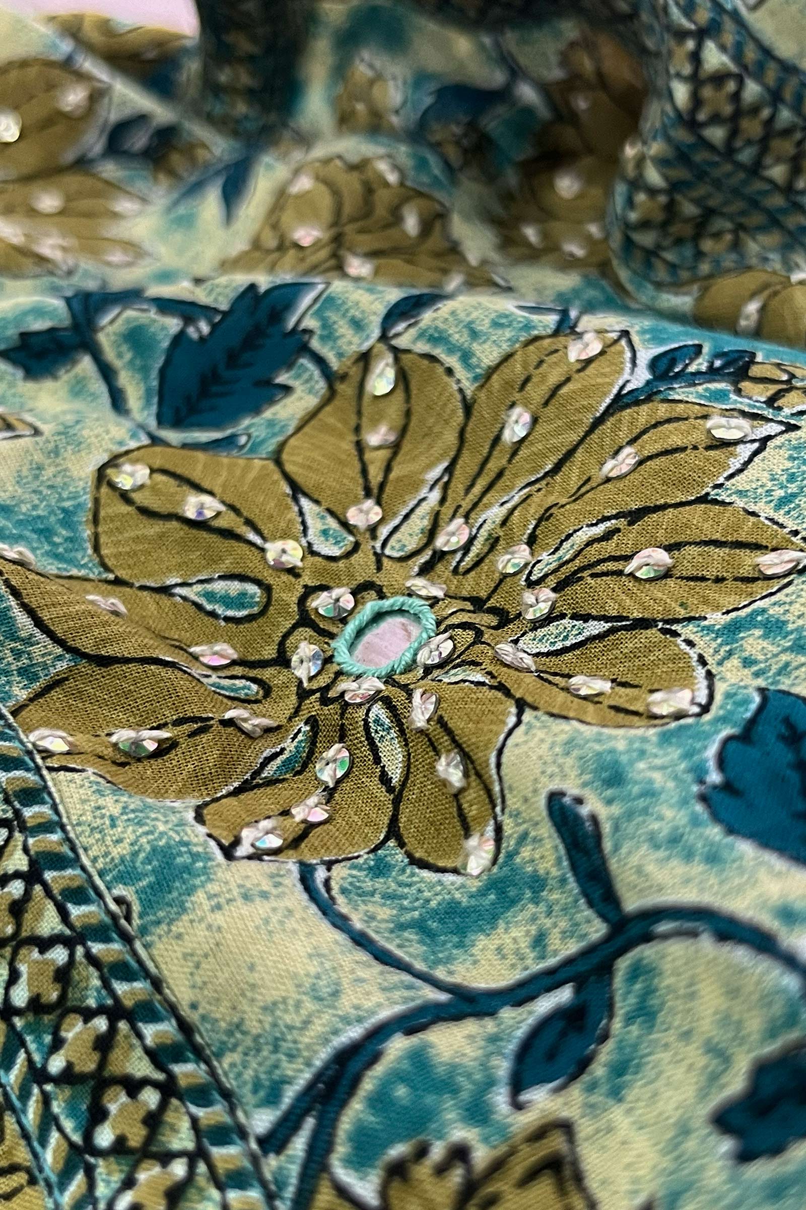 Gauhar Nida Kurta