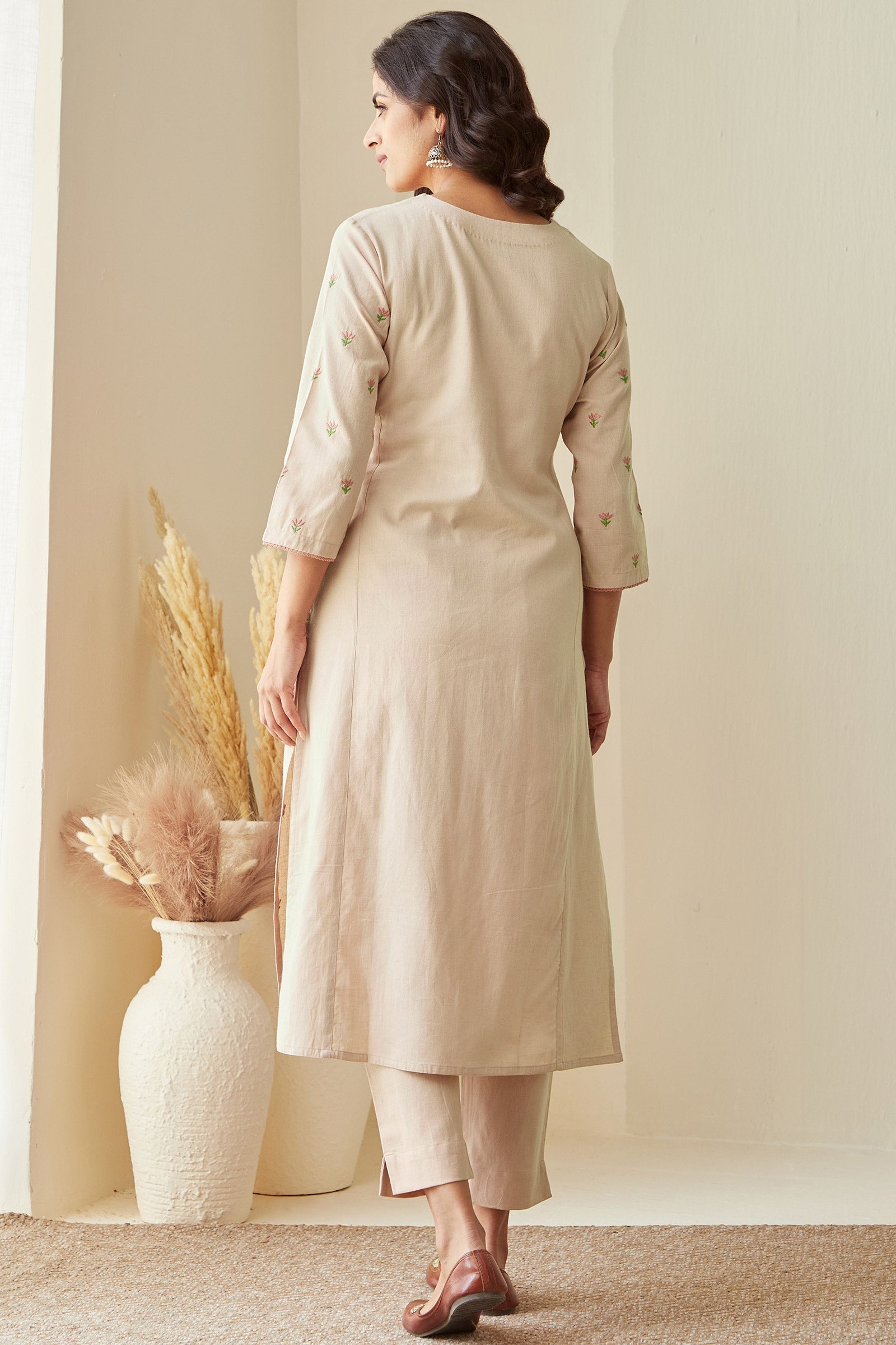 Nazm Mahnoor Kurta