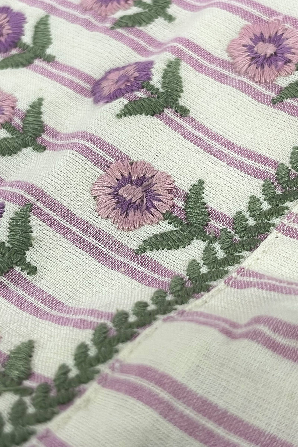 Gulbarg Amira Kurta