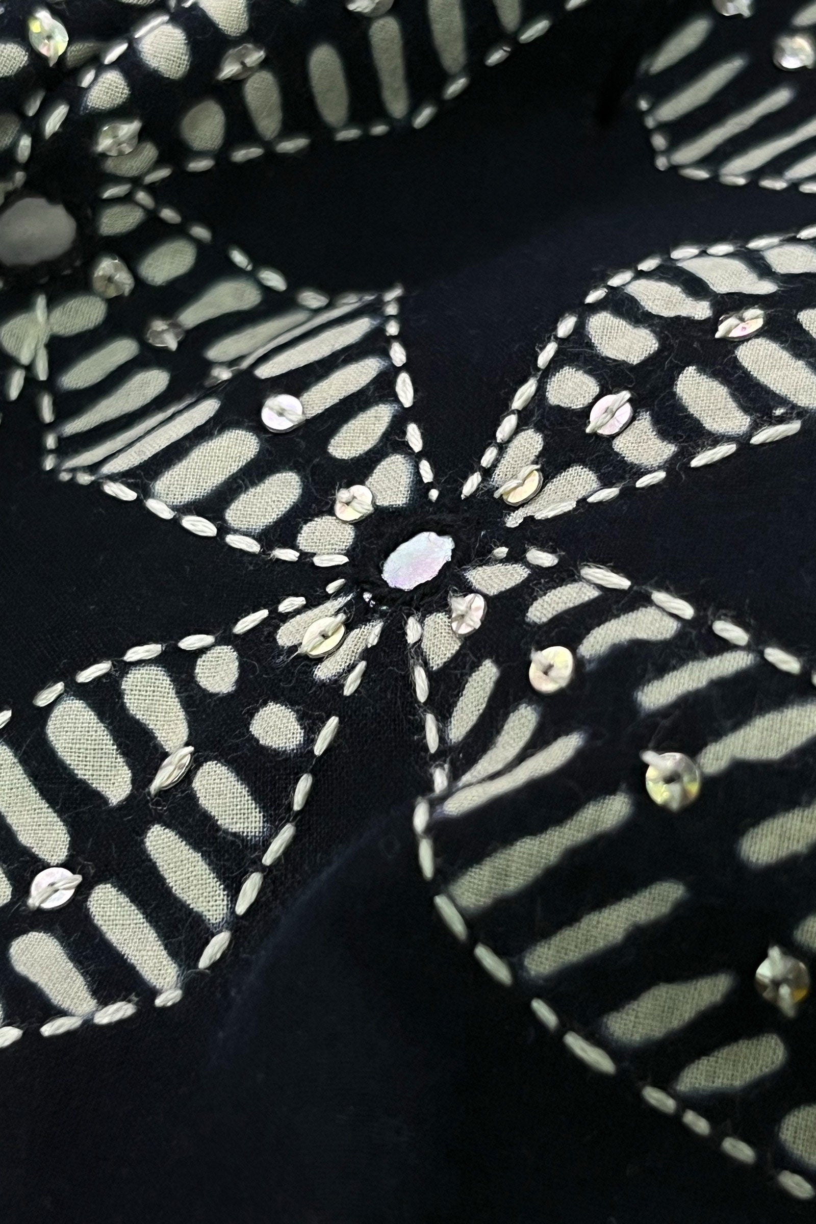 Mirza Ameera Kurta